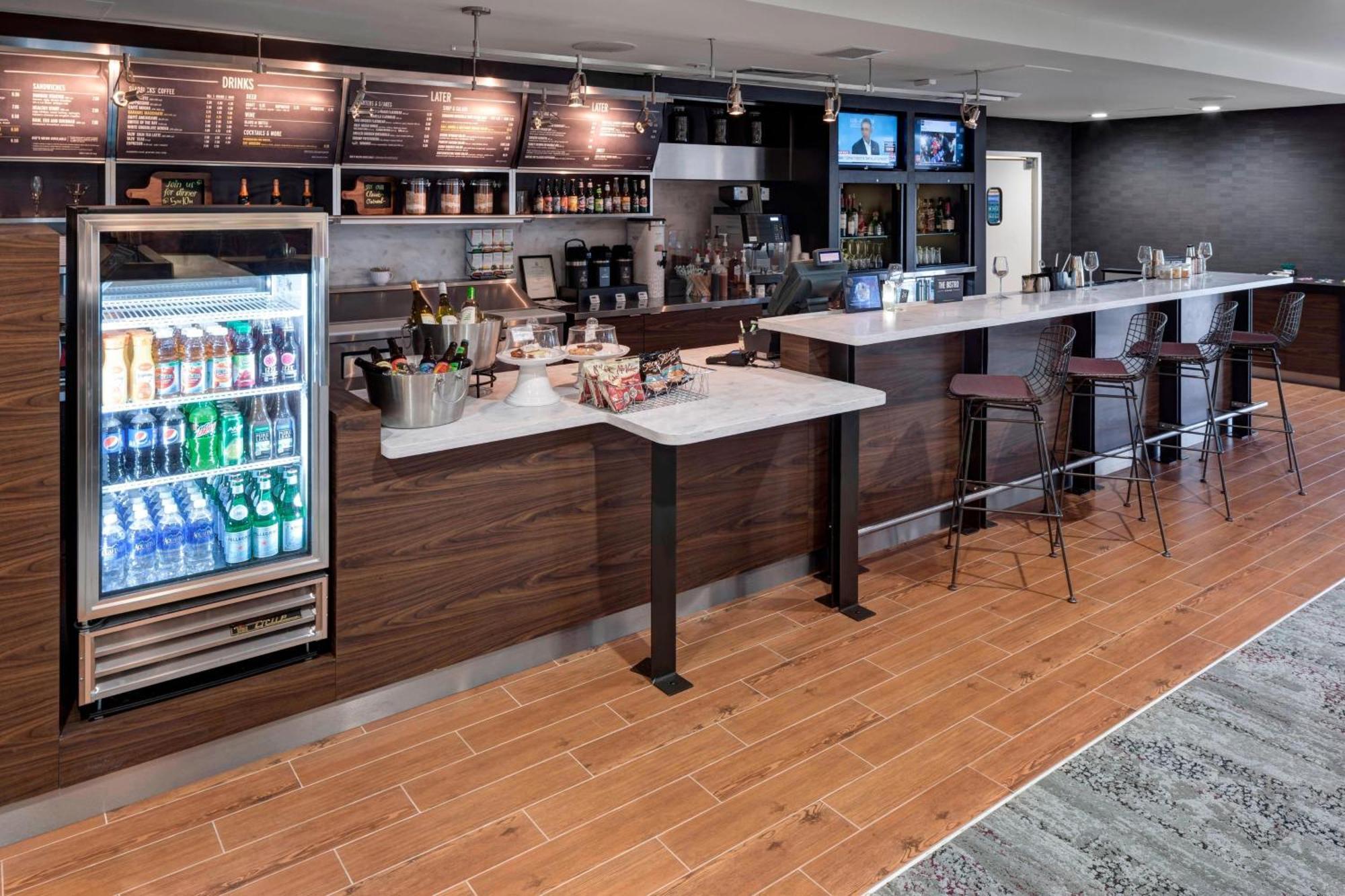 Courtyard Chesapeake 3*