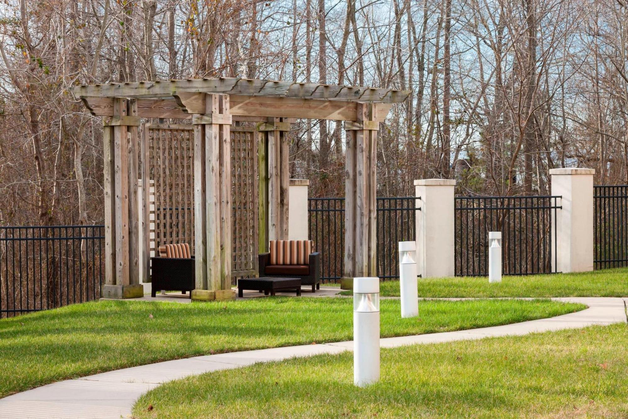 Courtyard Chesapeake