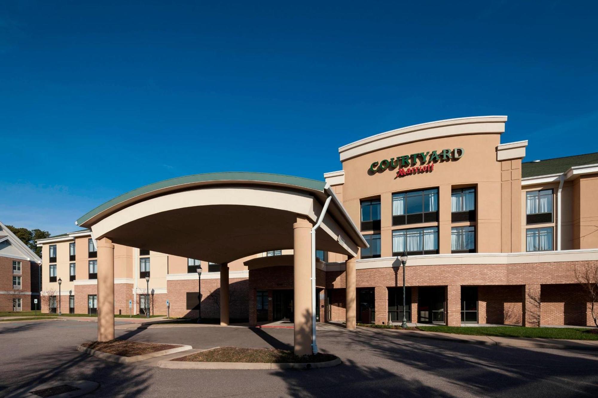 Courtyard Chesapeake 3*