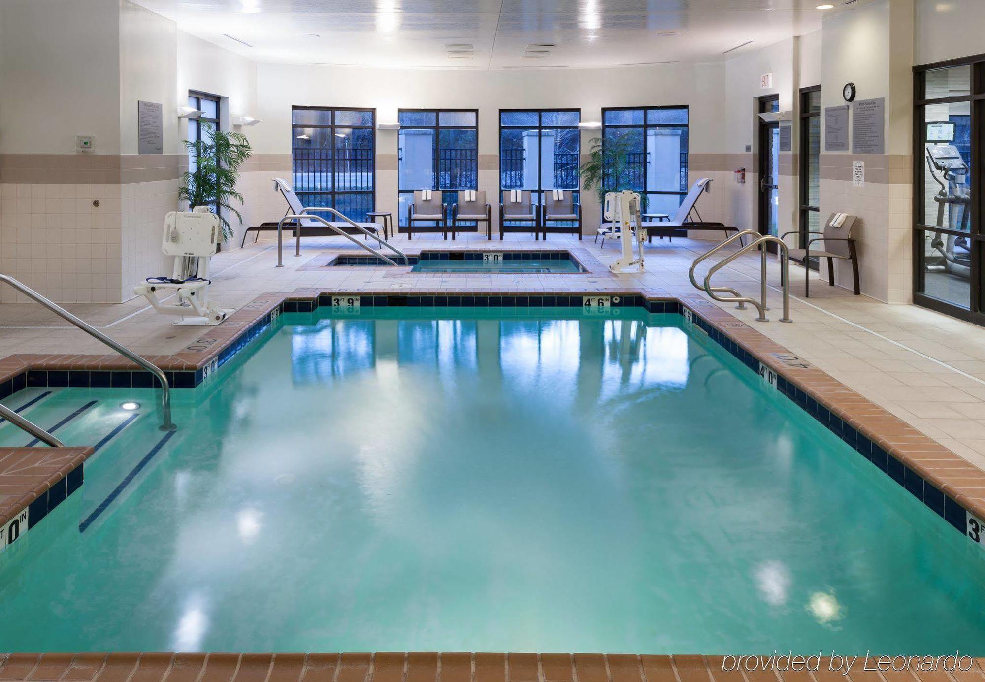 Hotel Courtyard Chesapeake