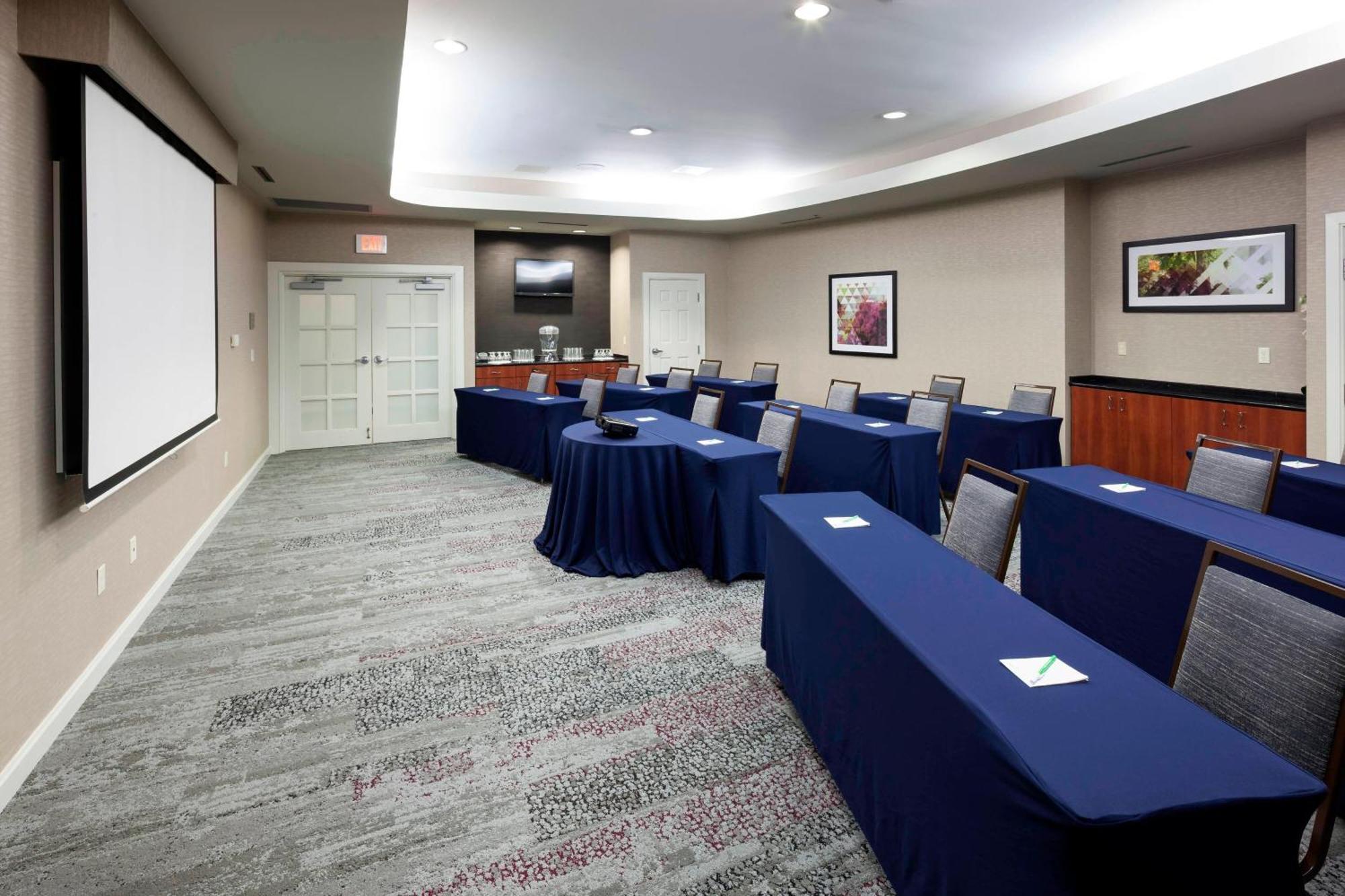 Hotel Courtyard Chesapeake 3*
