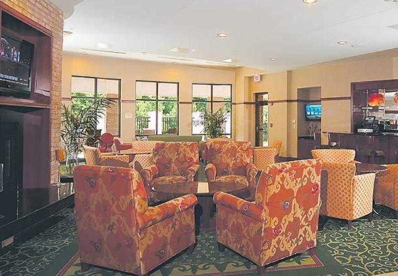 Courtyard Chesapeake Hotel 3*